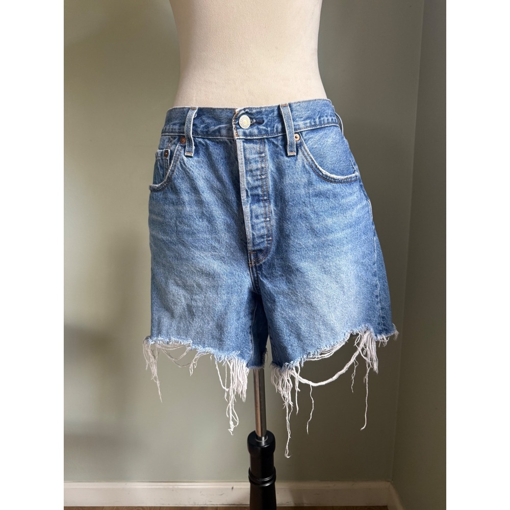 Levis 501  Cut Off Denim Shorts 31" boho Distressed Medium Wash High Waist y2k b
